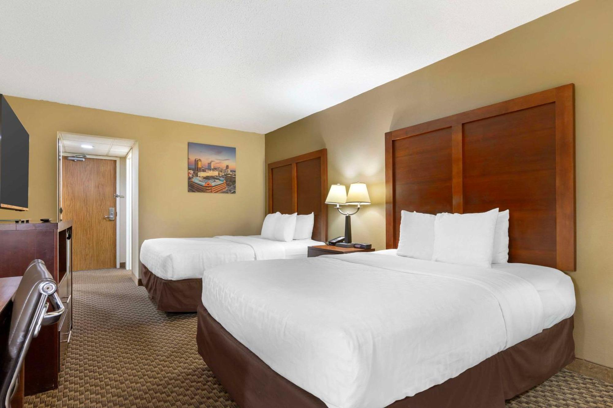 Clarion Pointe Research Triangle Park Durham Hotel Buitenkant foto