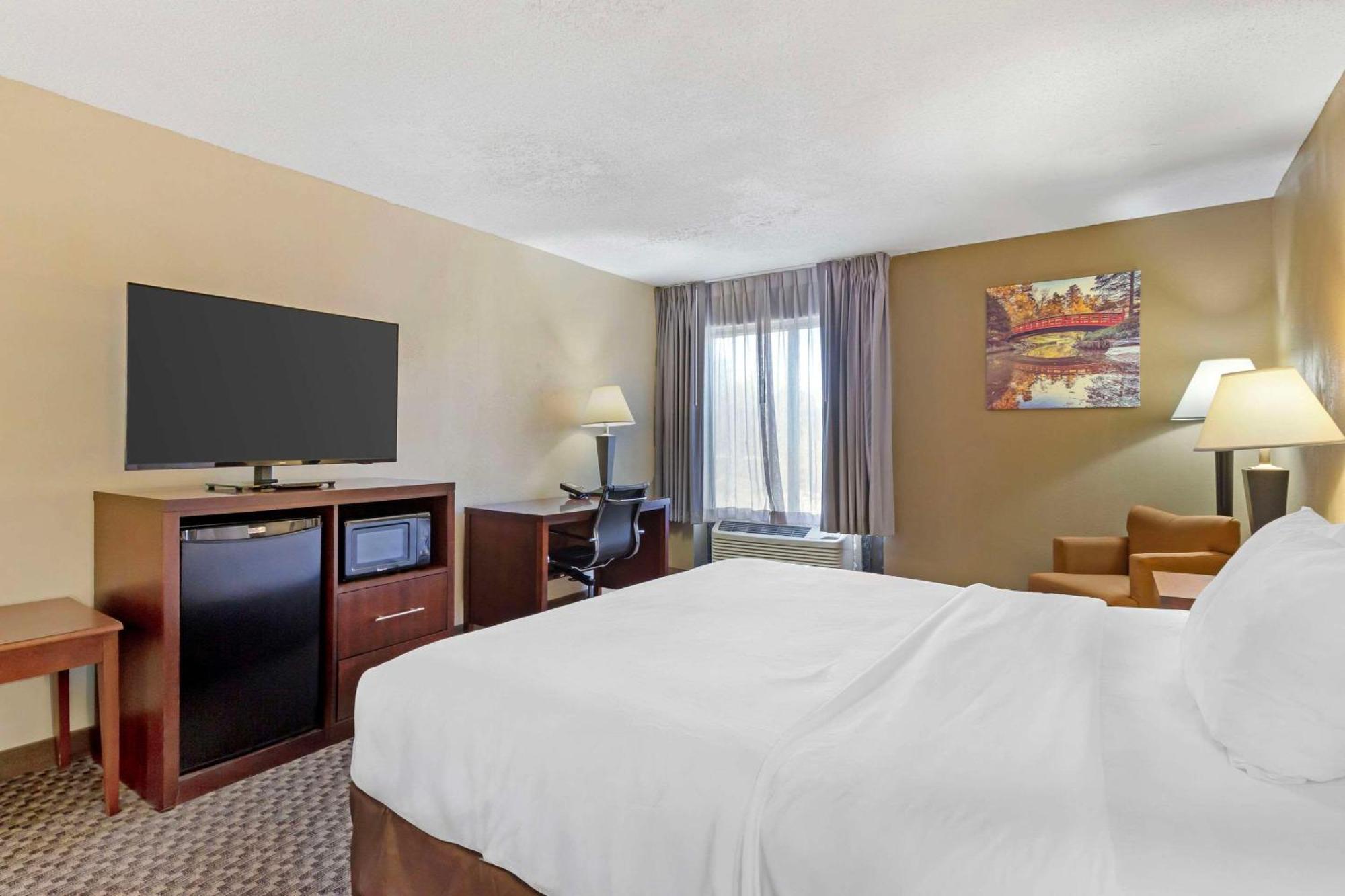 Clarion Pointe Research Triangle Park Durham Hotel Buitenkant foto